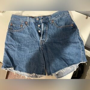 - Levi’s Women’s Shorts 501